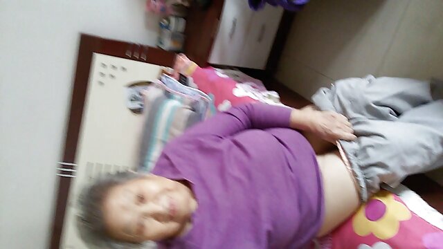 Des bites massives ont rempli hentai vidéos gratuites les trous de Stacy Bloom