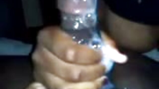 Cul en jean bleu marchant dans la rue video sexe trio gratuit jusqu'à la place