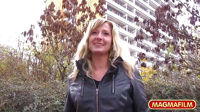 Emily Willis supplie de jouir video porn hd gratuit dans sa chatte (style POV)