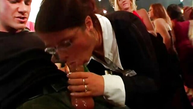 Beautés sans video orgie gratuit soutien-gorge