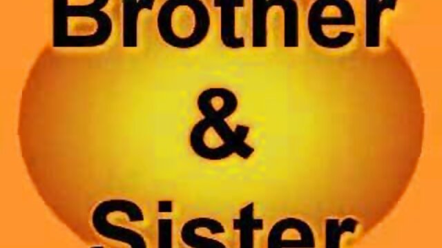 Cougars mécaniques video sece gratuit Julia Ann et Jessica Jaymes baisent en ciseaux!