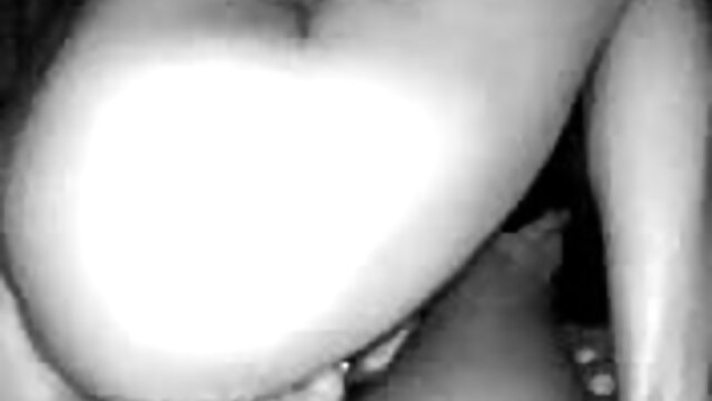 Maman se lave dans la salle de bain video sodomie gratuite