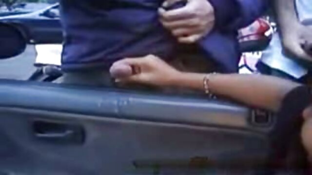 Dani Daniels doigte sa video gratuit xxx chatte serrée et humide