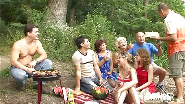 Fille film prono amateur latine dans la douche