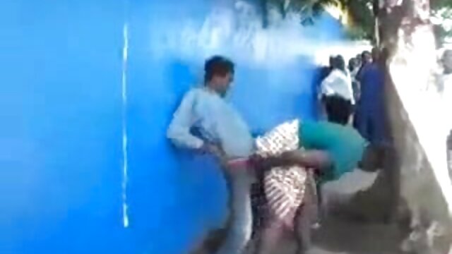 LETSDOEIT - Femme française aux gros seins partagée et video porno gratuit avec animaux double pénétration