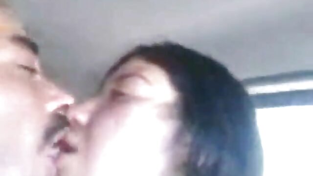 Le cul mange un video sexy tu kif chiffon dans des leggings noirs sortant du métro