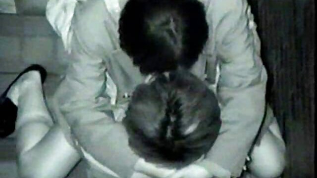 Veronika Simon avec les ongles longs video matures gratuites les plus chauds!