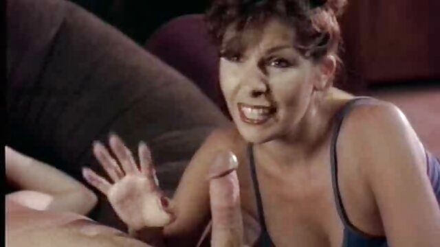 Jane s'ennuie, est ignorée et ne se soucie pas de votre bla bla video amateurgratuite