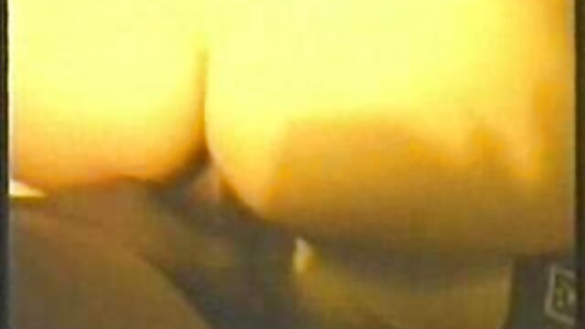 Un vieil homme en video gay porno gratuit chaleur baise une brune sexy